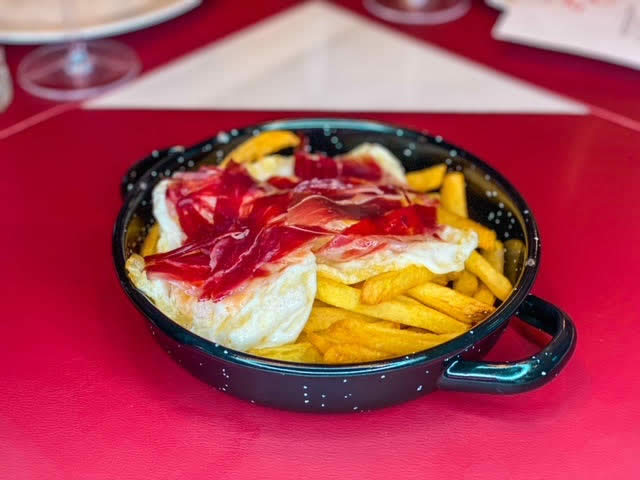 Huevos estrellados con paleta cebo ibérica